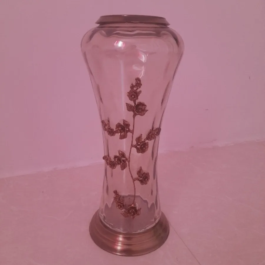 گلدان طلایی