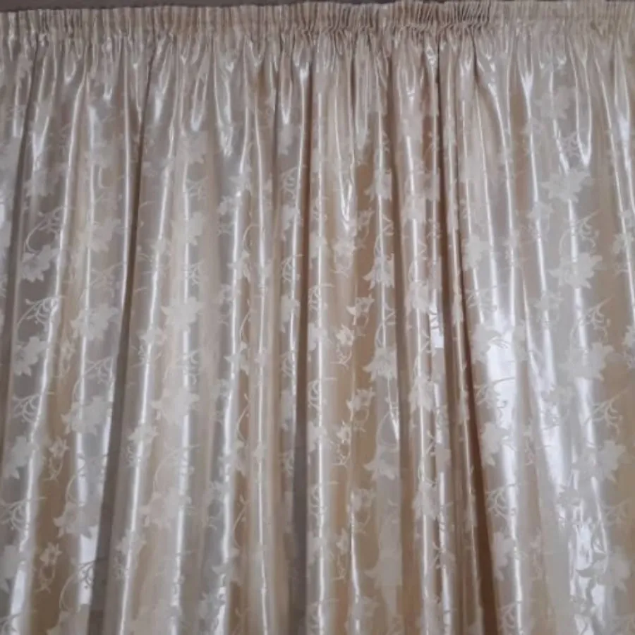 پرده ساتن لیمویی تمیز