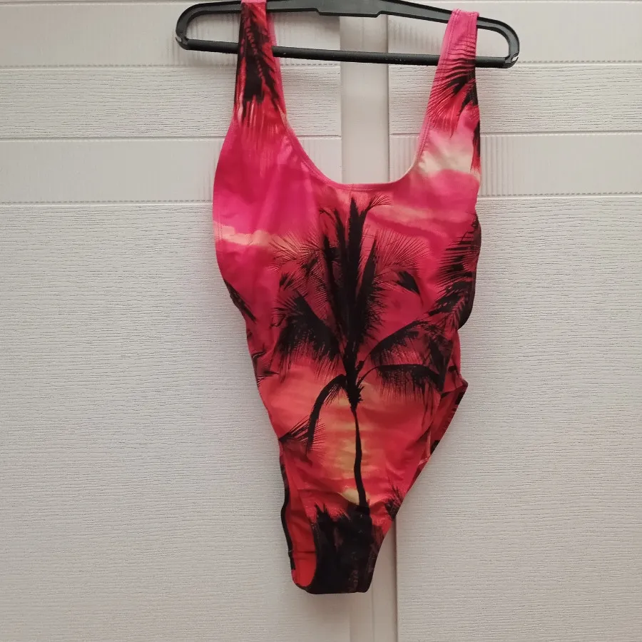 مایو استخری primark