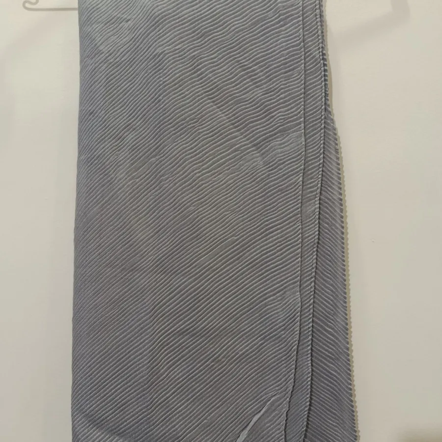 شال پلیسه نخی