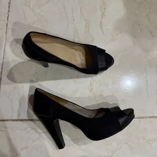 کفش پاشنه دار