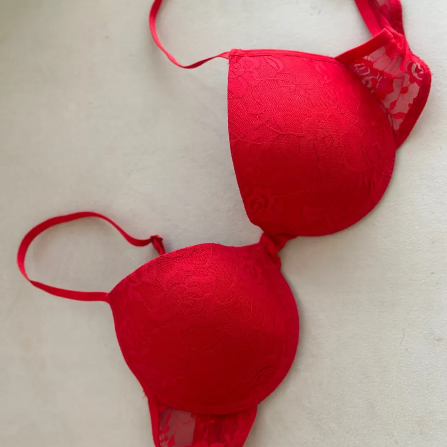 سوتین لاسنزا