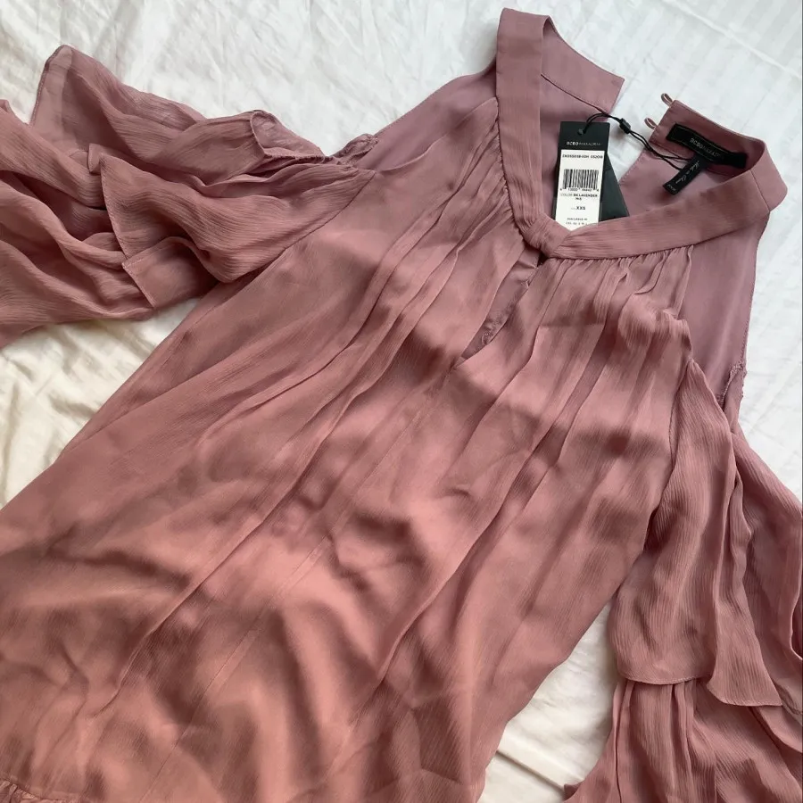 پیراهن حریر صورتی