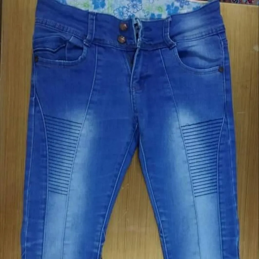 تعدادی شلوار در حد نو