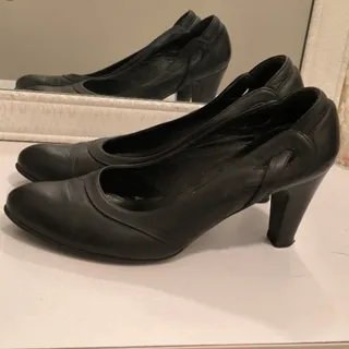 کفش پاشنه بلند چرم