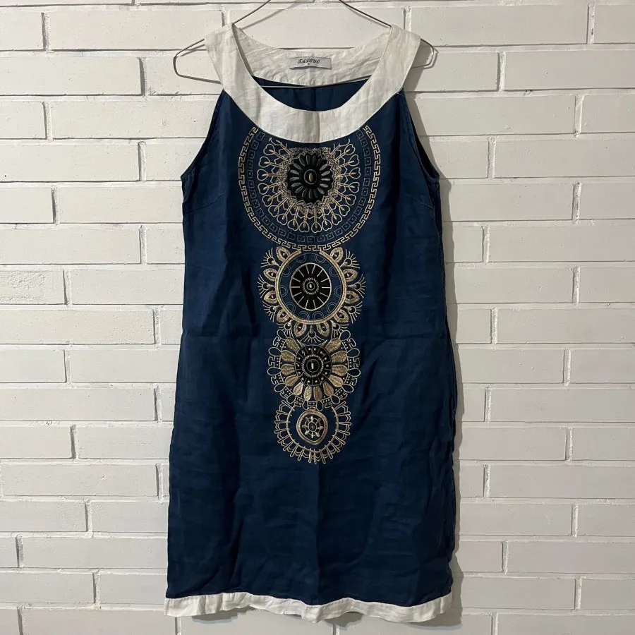 پیراهن گلدوزی شده