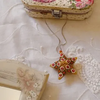 آویز گردنی ستاره ای