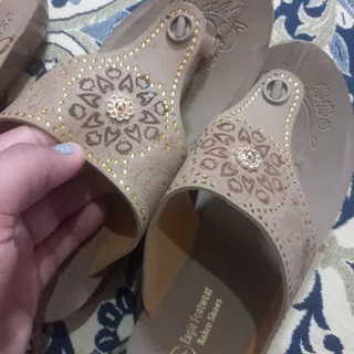 دمپایی لا انگشتی