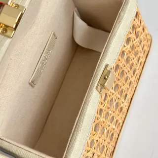 کیف حصیری زارا