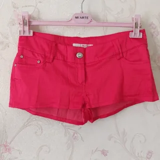 شلوارک ساتن قرمز