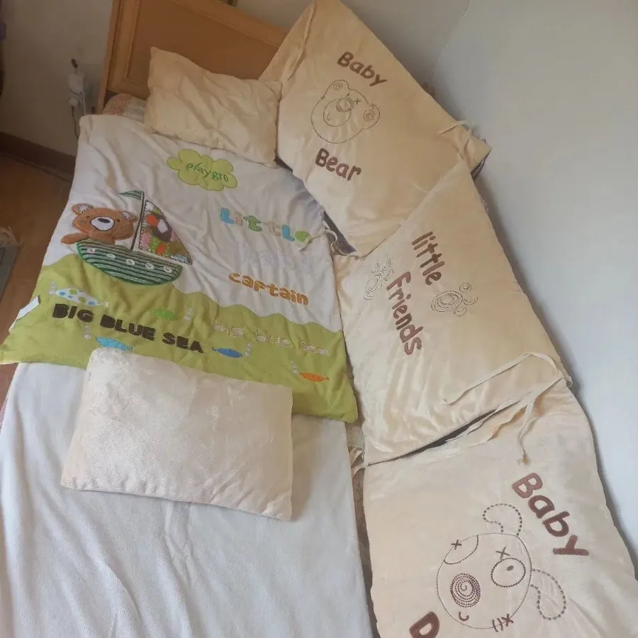 تشک و لحاف و بالش نوزاد