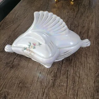 شکلات ی یا آجیل خوری