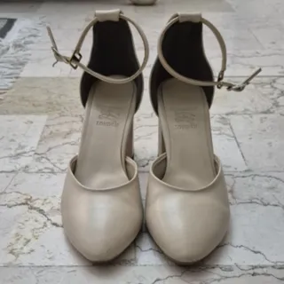 کفش کرم پاشنه دار سایز 37