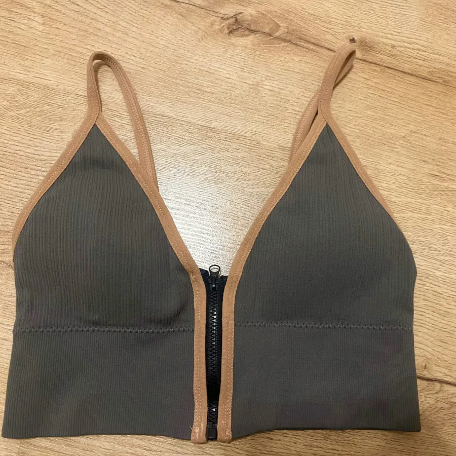 نیم تنه ورزشی