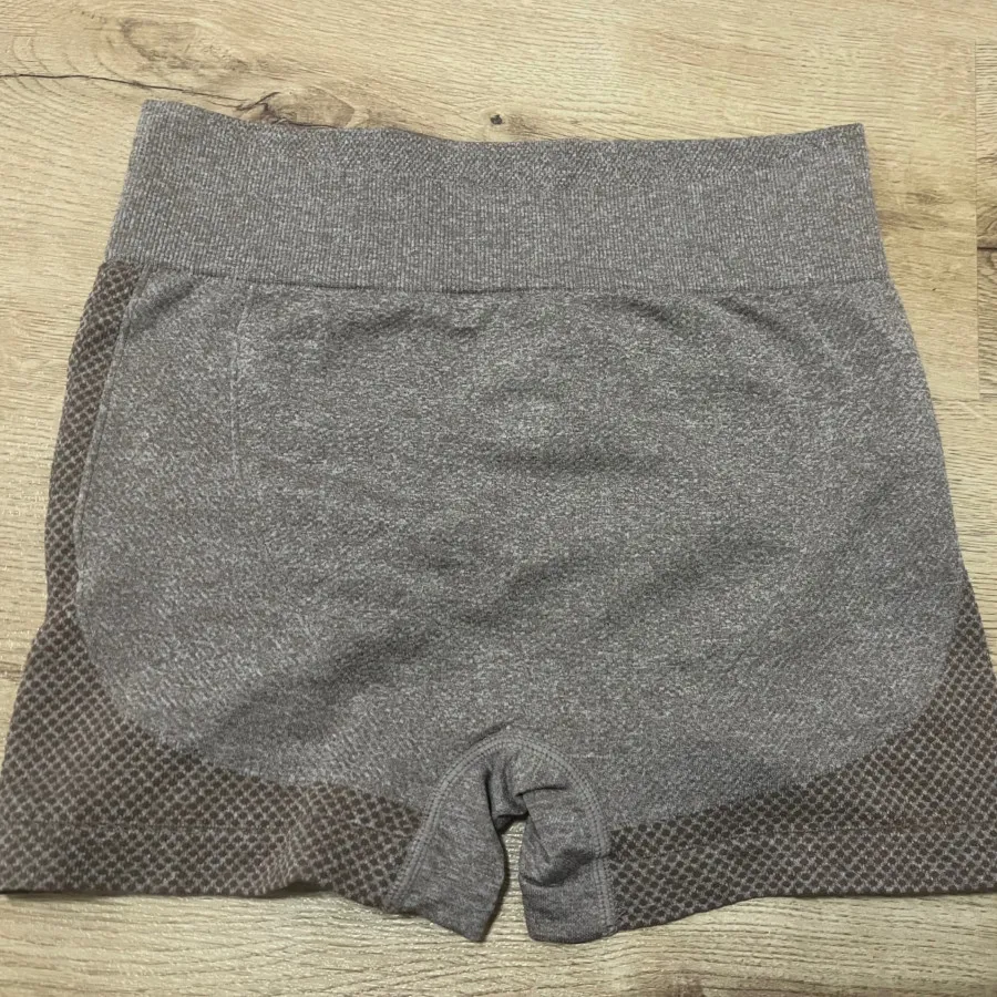 شورتک ورزشی