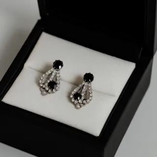 گوشواره سلطنتی نگین