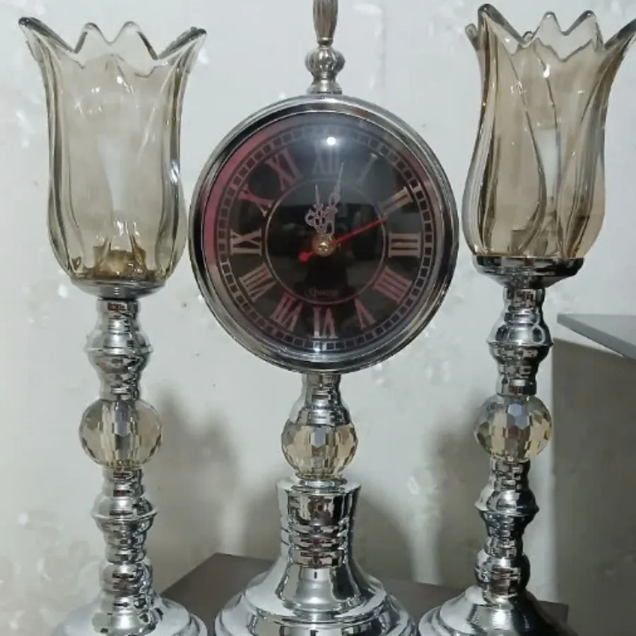 ساعت وشمعدون