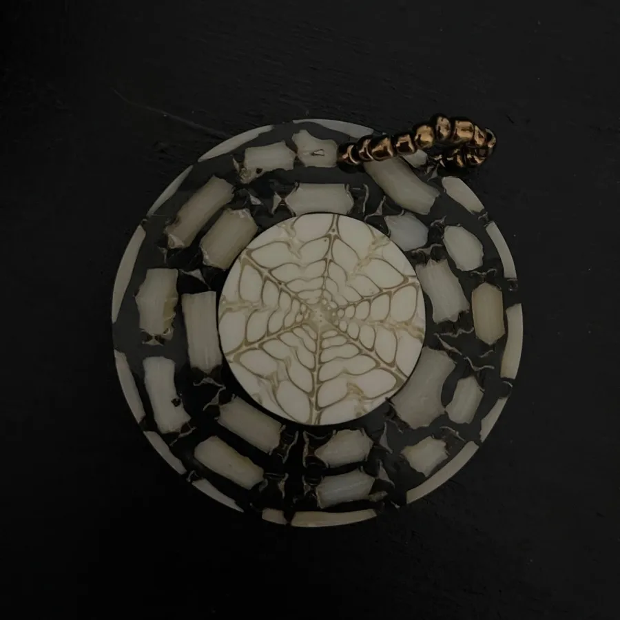 پلاک صدفی کارشده