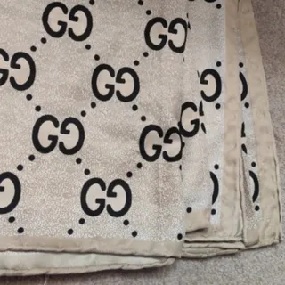 شال گوچی ابریشم