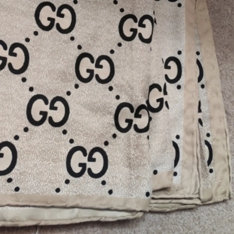 شال گوچی ابریشم