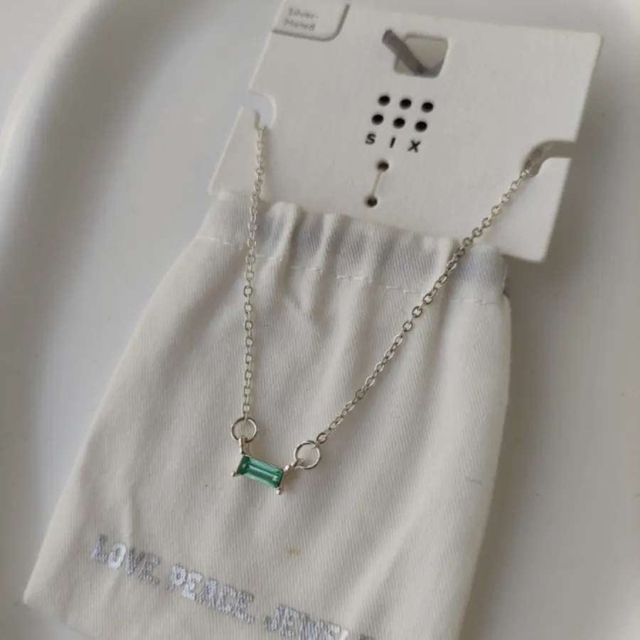 گردنبند نگین سبز وارداتی