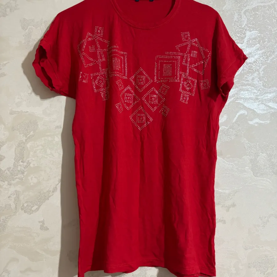 تی شرت زنانه نخی