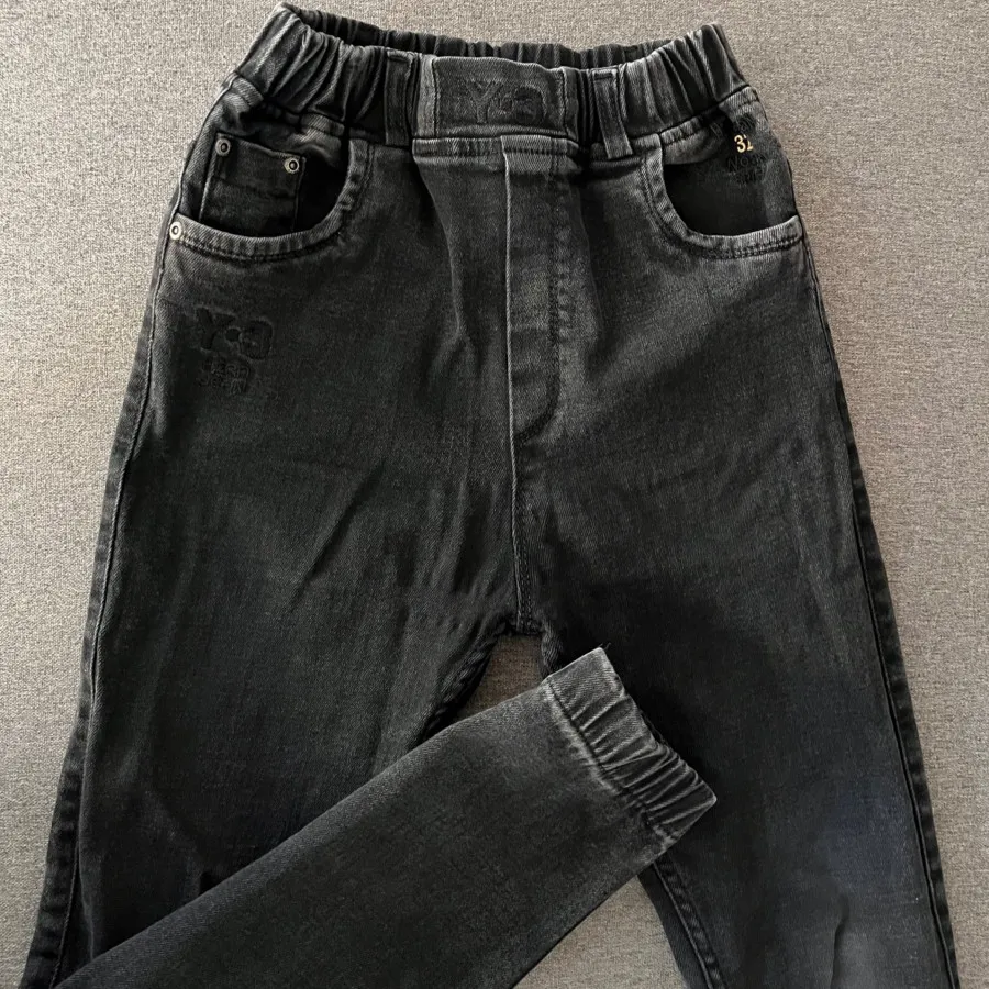 شلوار جین زغالی