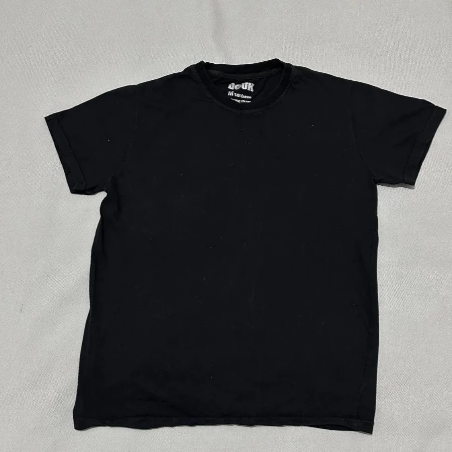 تیشرت مشکی بیسیک