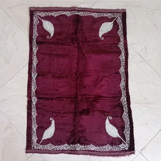 رومیزی مخمل قدیمی