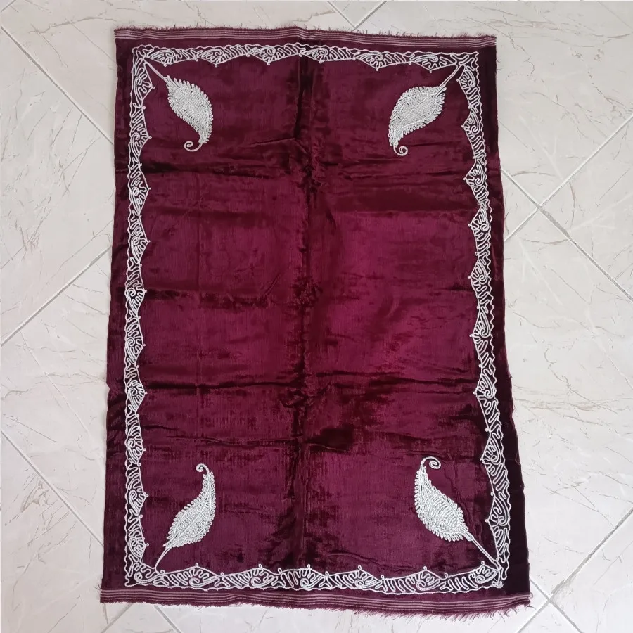 رومیزی مخمل قدیمی