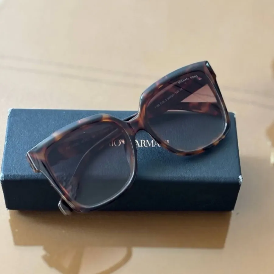 عینک مایکل کورس