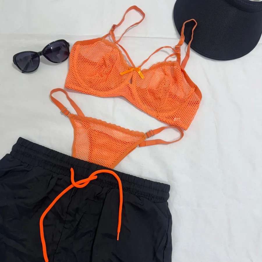 ست سوتین و شورت زنبوری