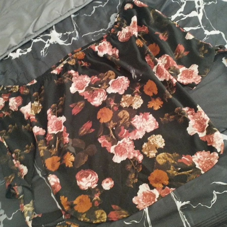 شومیز یقه قایقی