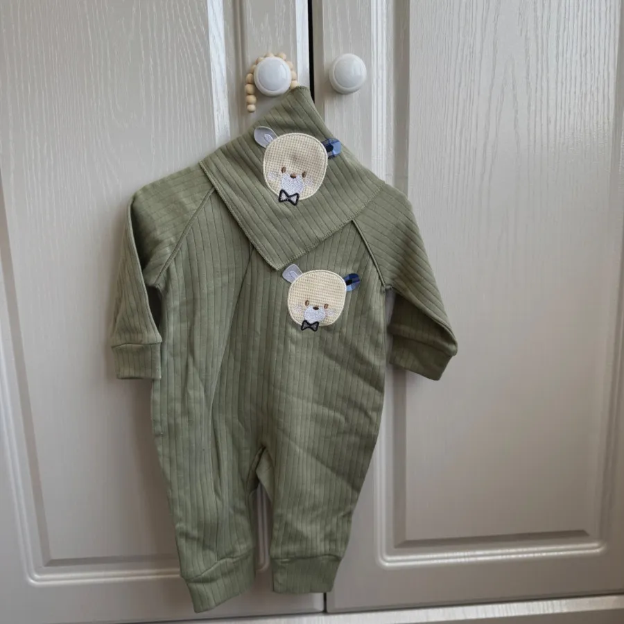 سرهمی خرسی با دستمال گردن