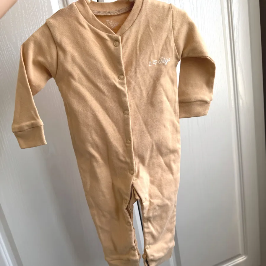 سرهمی دکمه دار