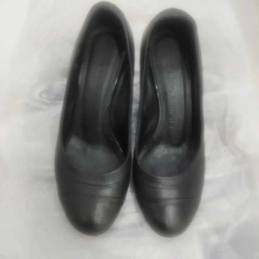 کفش بوفالو سفید