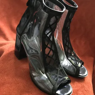 کفش مجلسی پاشنه دار