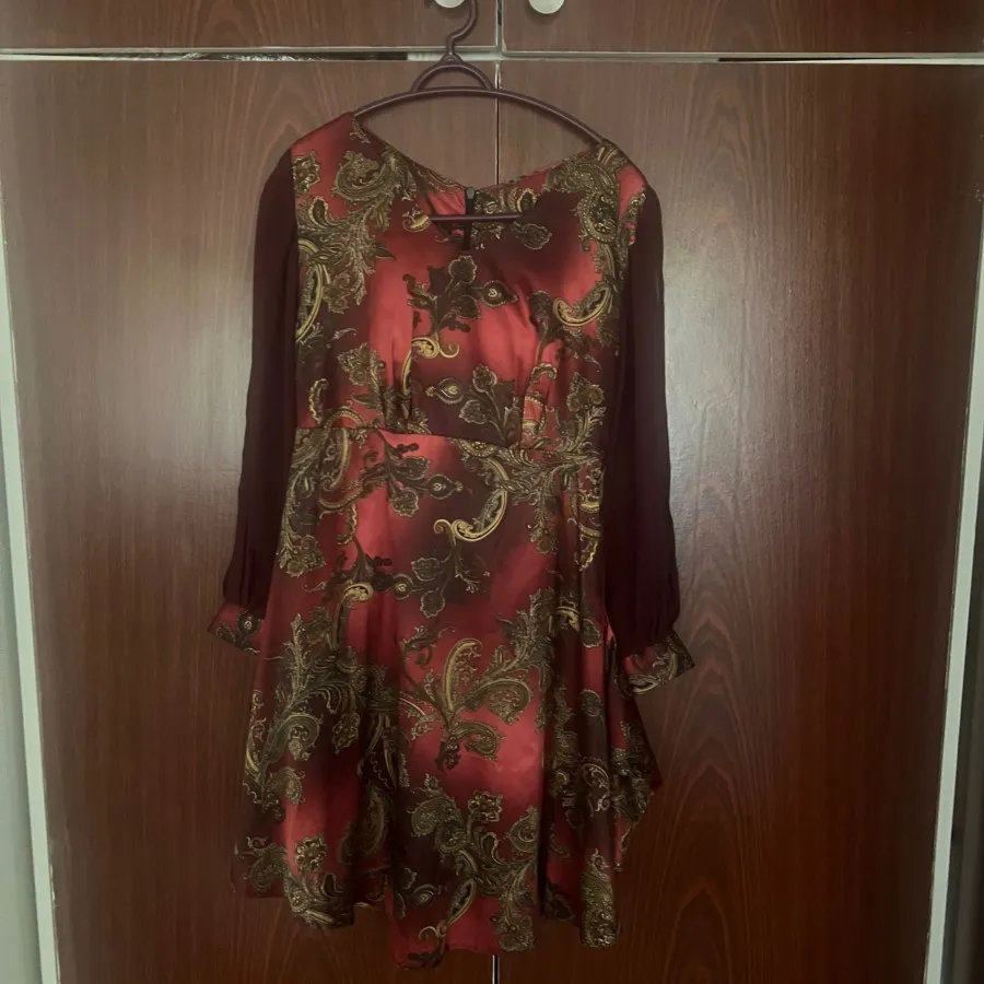 پیراهن ساتن زرشکی