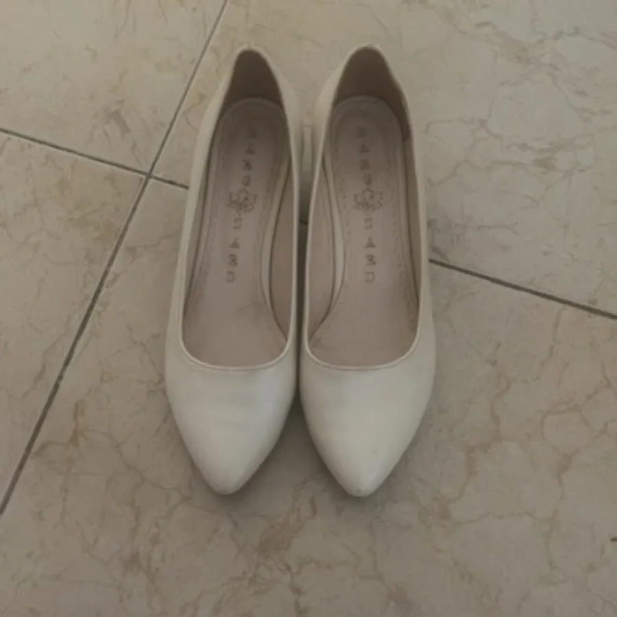 کفش پاشنه سه سانتی شیری