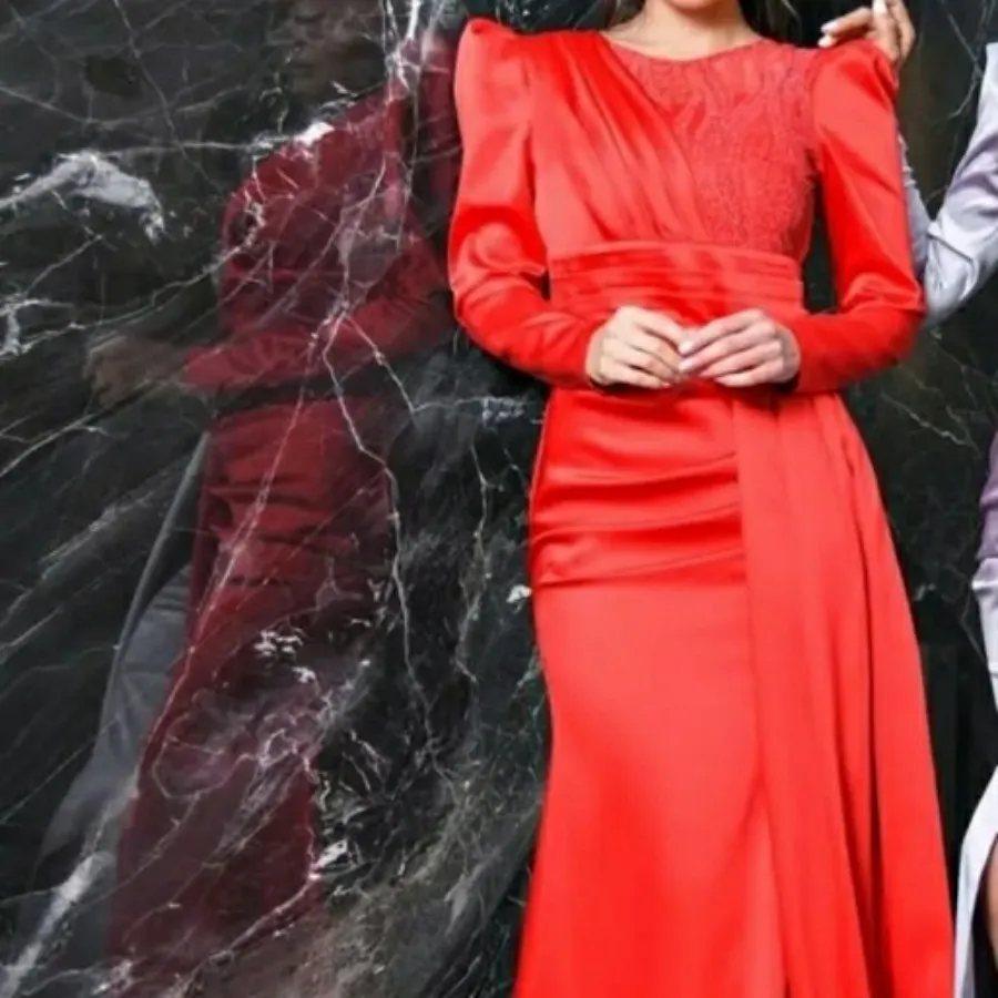 پیراهن مجلسی ساتن چاکدار