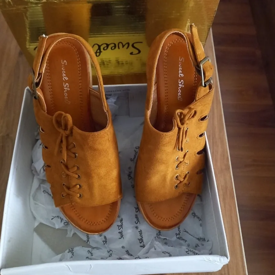 صندل ایتالیایی 37