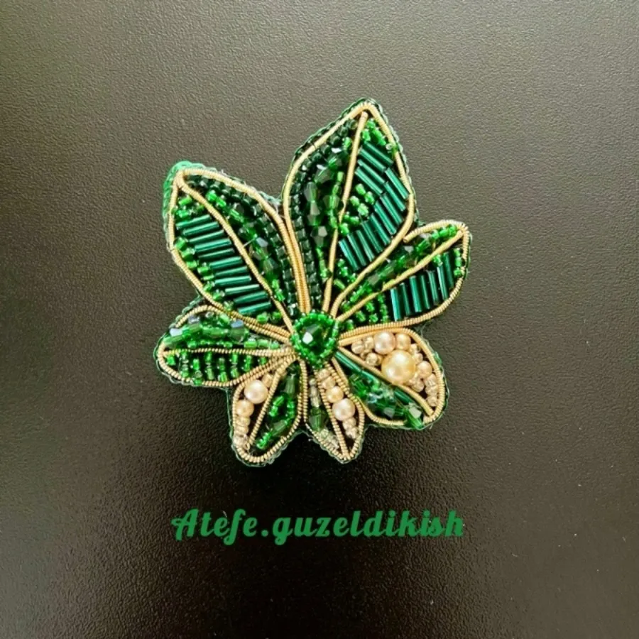 گلسینه جواهردوزی