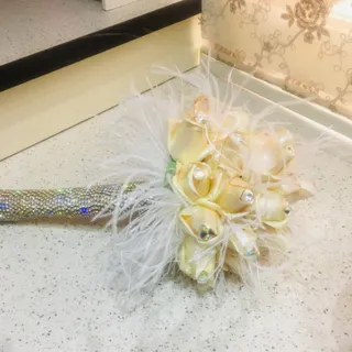 دسته گل رز لمسی