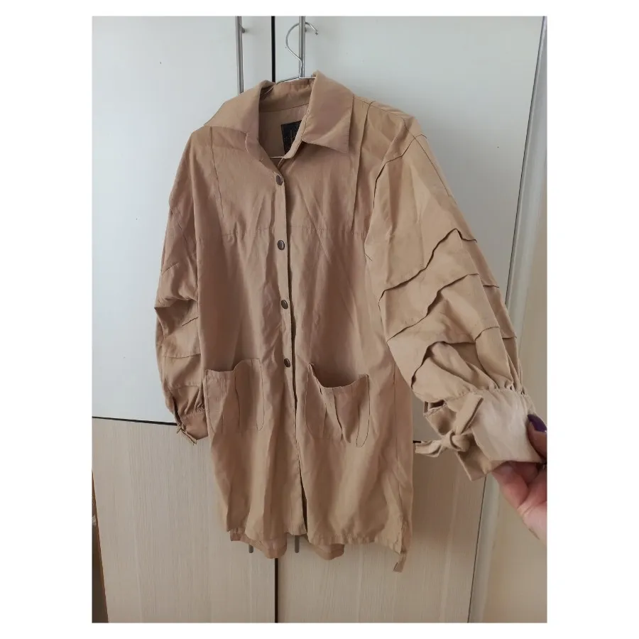 مانتو پاییزه شیک کرم رنگ