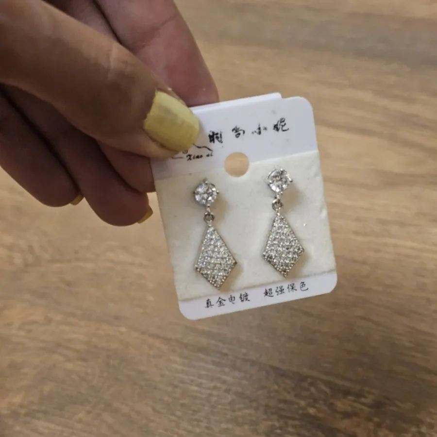 گوشواره نگین دار