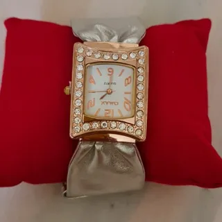 ساعت مچی نگین دار