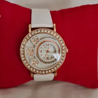 ساعت مچی نگین دار