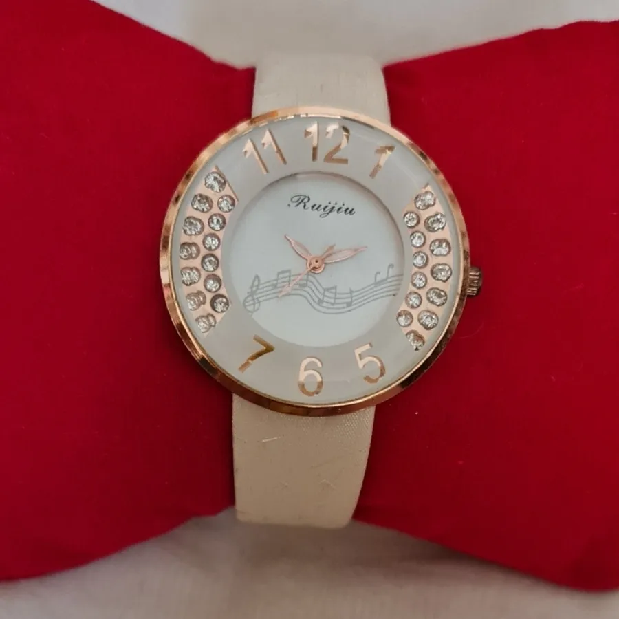 ساعت مچی نگین دار