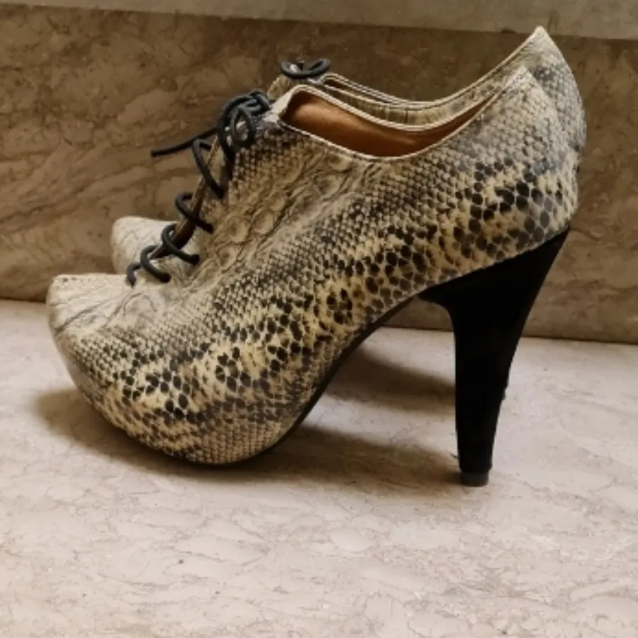 نیم‌بوت کفش مجلسی