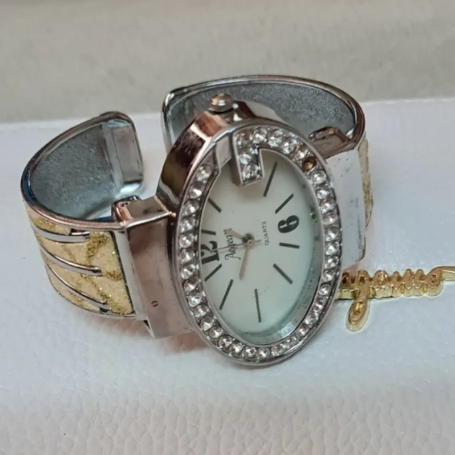 ساعت النگویی